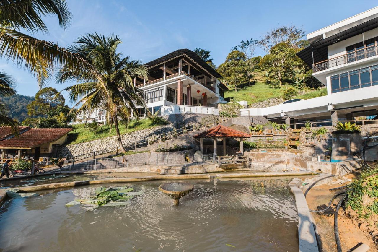Ellin Forest Karaoke & Pool Resort Bukit Tinggi Bentong Exterior foto