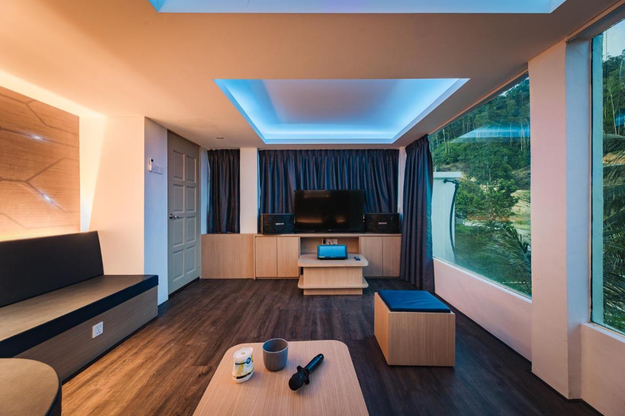 Ellin Forest Karaoke & Pool Resort Bukit Tinggi Bentong Exterior foto