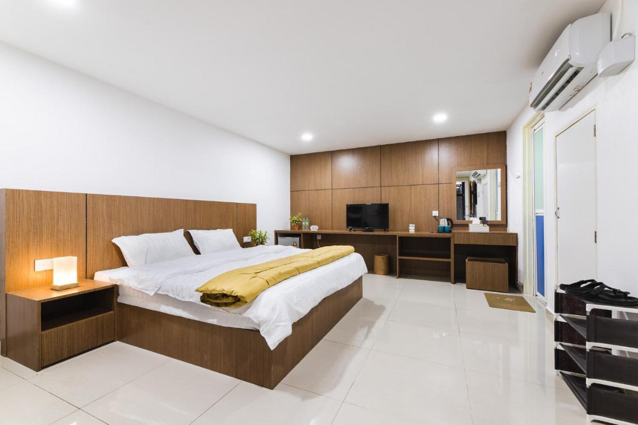 Ellin Forest Karaoke & Pool Resort Bukit Tinggi Bentong Exterior foto